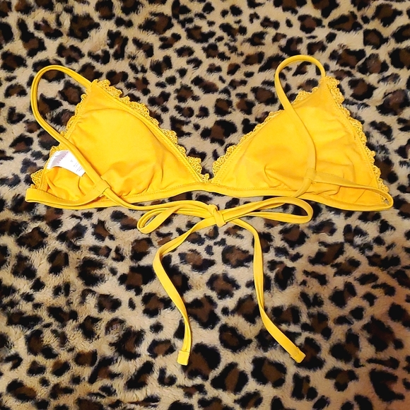 Xhilaration Women's Medium Yellow Crochet Bikini Top - Picture 2 of 2